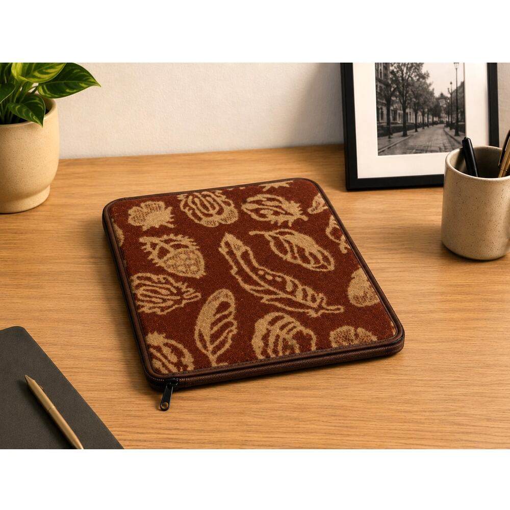 Pendleton Woolen Mills 100% Wool with 100% Leather Trim 8 x 10 Tablet Foilo Case